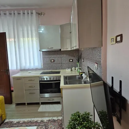 50m To Apartman *